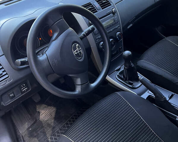 Серый Тойота Королла, объемом двигателя 1.6 л и пробегом 218 тыс. км за 6950 $, фото 19 на Automoto.ua