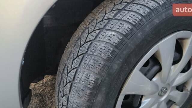 Сірий Тойота Королла, об'ємом двигуна 1.4 л та пробігом 246 тис. км за 6050 $, фото 10 на Automoto.ua