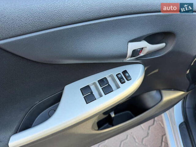 Серый Тойота Королла, объемом двигателя 1.6 л и пробегом 169 тыс. км за 6999 $, фото 3 на Automoto.ua