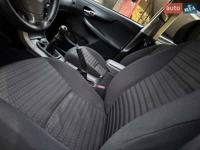 Серый Тойота Королла, объемом двигателя 1.6 л и пробегом 165 тыс. км за 7250 $, фото 15 на Automoto.ua