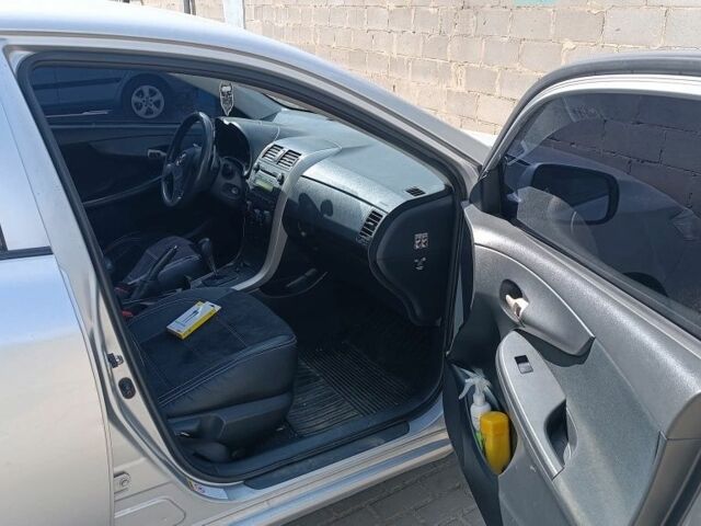 Серый Тойота Королла, объемом двигателя 1.6 л и пробегом 330 тыс. км за 5391 $, фото 2 на Automoto.ua