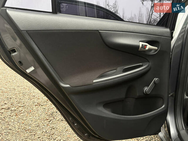 Серый Тойота Королла, объемом двигателя 1.6 л и пробегом 44 тыс. км за 8300 $, фото 13 на Automoto.ua