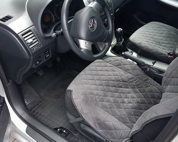 Серый Тойота Королла, объемом двигателя 1.6 л и пробегом 230 тыс. км за 7800 $, фото 10 на Automoto.ua