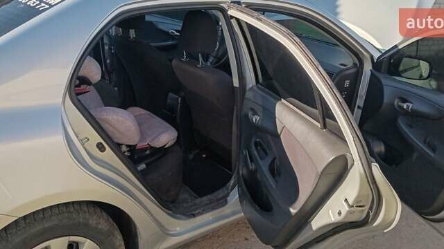 Сірий Тойота Королла, об'ємом двигуна 1.4 л та пробігом 246 тис. км за 6050 $, фото 16 на Automoto.ua