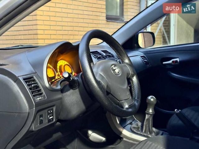 Серый Тойота Королла, объемом двигателя 1.6 л и пробегом 165 тыс. км за 7250 $, фото 17 на Automoto.ua