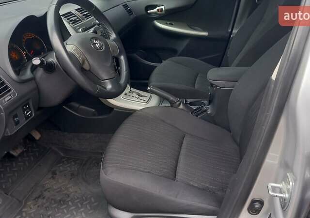 Серый Тойота Королла, объемом двигателя 1.6 л и пробегом 145 тыс. км за 8500 $, фото 18 на Automoto.ua