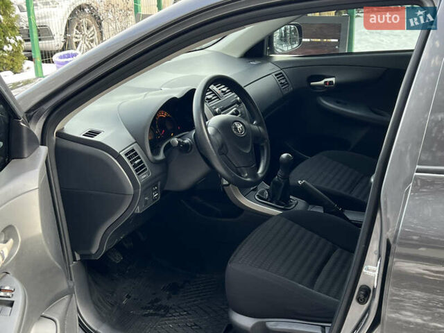 Сірий Тойота Королла, об'ємом двигуна 1.6 л та пробігом 218 тис. км за 7500 $, фото 57 на Automoto.ua