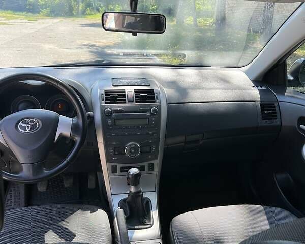 Серый Тойота Королла, объемом двигателя 1.6 л и пробегом 195 тыс. км за 7000 $, фото 11 на Automoto.ua