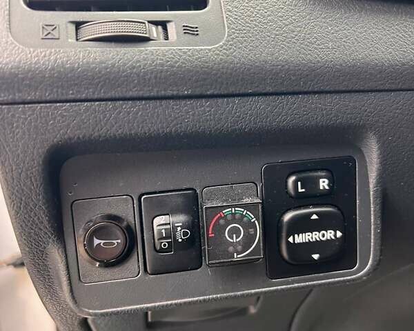 Серый Тойота Королла, объемом двигателя 1.6 л и пробегом 260 тыс. км за 6900 $, фото 9 на Automoto.ua