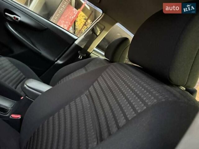 Серый Тойота Королла, объемом двигателя 1.6 л и пробегом 165 тыс. км за 7250 $, фото 11 на Automoto.ua