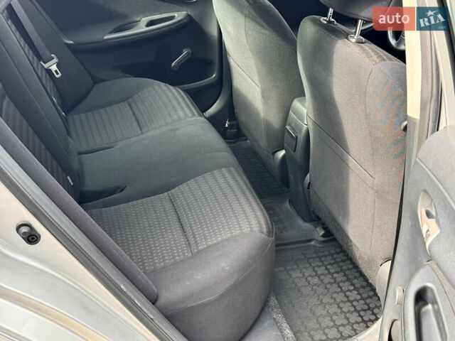 Серый Тойота Королла, объемом двигателя 1.6 л и пробегом 160 тыс. км за 7495 $, фото 12 на Automoto.ua