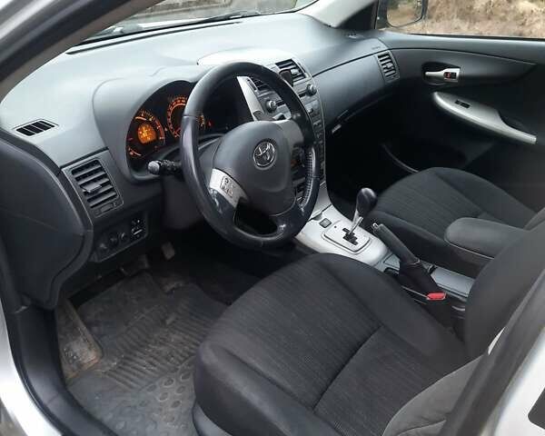 Серый Тойота Королла, объемом двигателя 1.6 л и пробегом 193 тыс. км за 7000 $, фото 3 на Automoto.ua