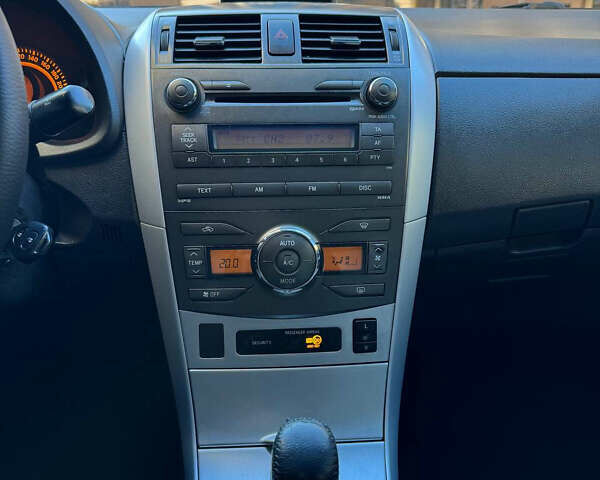 Серый Тойота Королла, объемом двигателя 1.6 л и пробегом 192 тыс. км за 7300 $, фото 13 на Automoto.ua