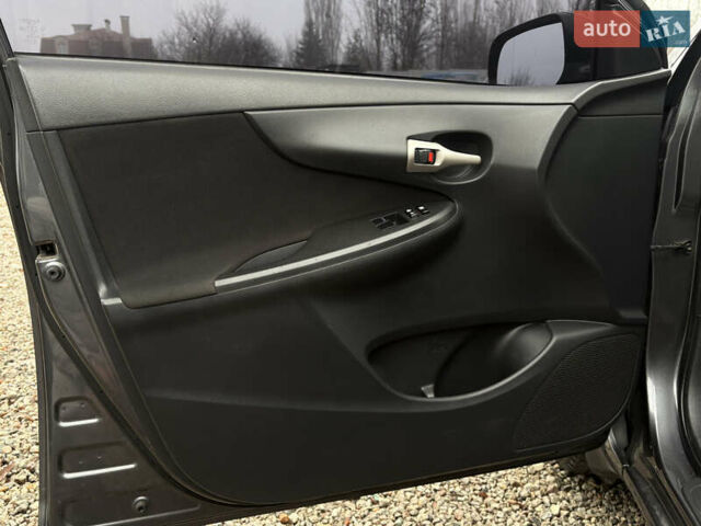 Серый Тойота Королла, объемом двигателя 1.6 л и пробегом 44 тыс. км за 8300 $, фото 10 на Automoto.ua
