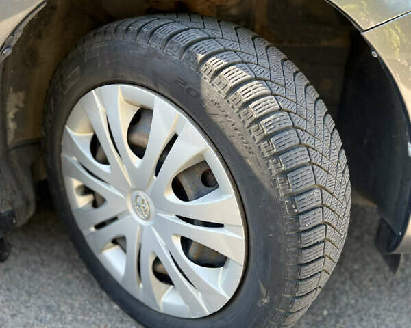 Серый Тойота Королла, объемом двигателя 1.6 л и пробегом 218 тыс. км за 6950 $, фото 11 на Automoto.ua