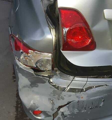 Серый Тойота Королла, объемом двигателя 1.6 л и пробегом 200 тыс. км за 4500 $, фото 13 на Automoto.ua