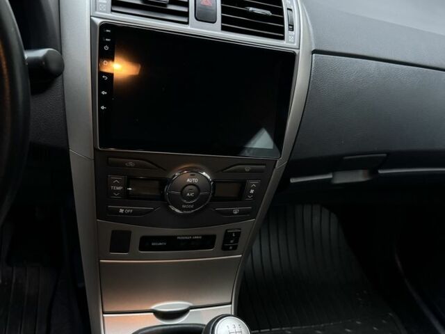 Сірий Тойота Королла, об'ємом двигуна 1.6 л та пробігом 131 тис. км за 8200 $, фото 6 на Automoto.ua