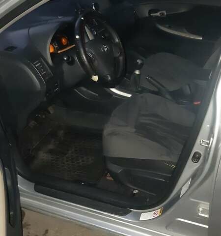 Серый Тойота Королла, объемом двигателя 1.6 л и пробегом 200 тыс. км за 4500 $, фото 24 на Automoto.ua