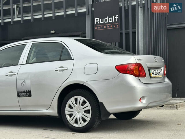 Серый Тойота Королла, объемом двигателя 1.6 л и пробегом 160 тыс. км за 7495 $, фото 6 на Automoto.ua