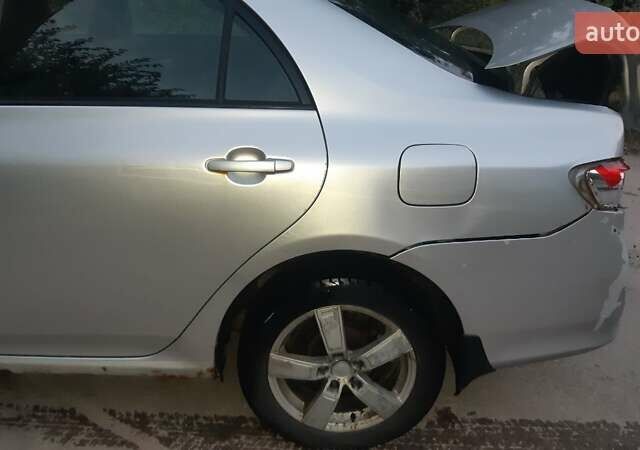 Серый Тойота Королла, объемом двигателя 1.6 л и пробегом 200 тыс. км за 4500 $, фото 1 на Automoto.ua