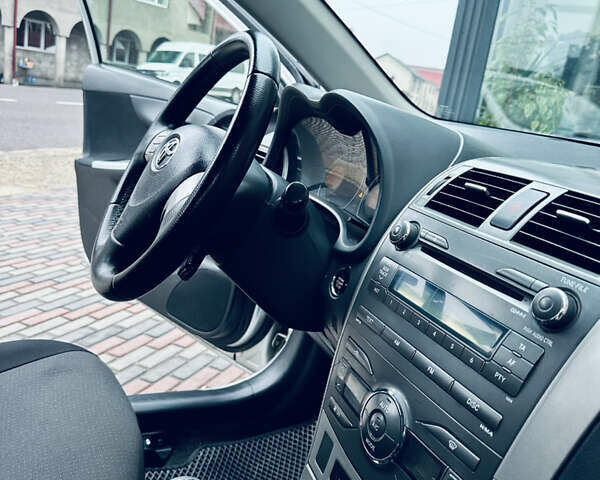 Серый Тойота Королла, объемом двигателя 1.6 л и пробегом 197 тыс. км за 6300 $, фото 49 на Automoto.ua