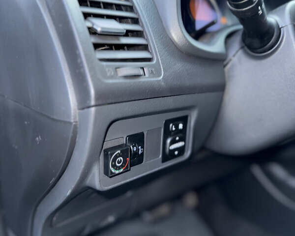 Серый Тойота Королла, объемом двигателя 1.6 л и пробегом 235 тыс. км за 4999 $, фото 15 на Automoto.ua