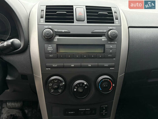Серый Тойота Королла, объемом двигателя 1.6 л и пробегом 44 тыс. км за 8300 $, фото 22 на Automoto.ua