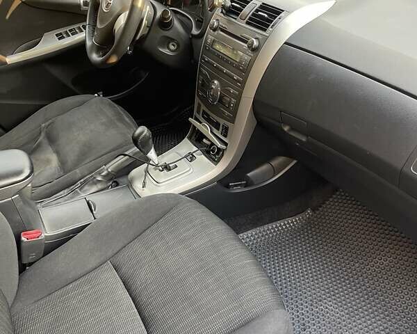 Серый Тойота Королла, объемом двигателя 1.6 л и пробегом 385 тыс. км за 6700 $, фото 11 на Automoto.ua