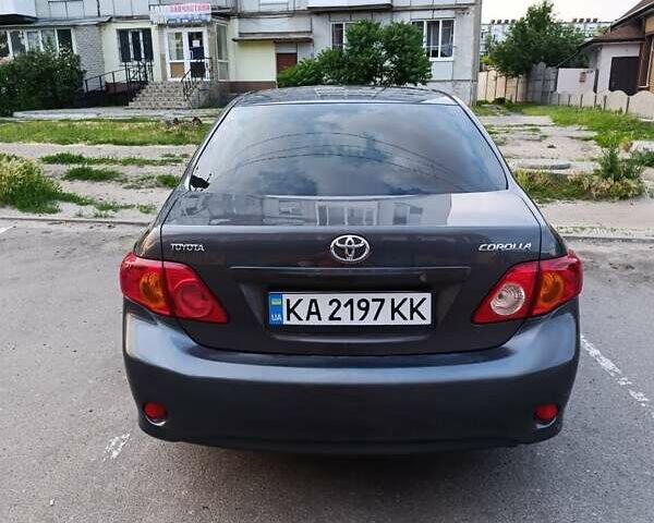 Серый Тойота Королла, объемом двигателя 1.6 л и пробегом 200 тыс. км за 7499 $, фото 1 на Automoto.ua