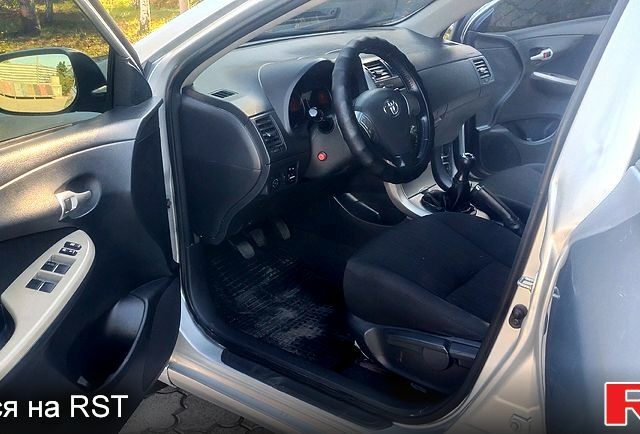 Сірий Тойота Королла, об'ємом двигуна 1.6 л та пробігом 285 тис. км за 5999 $, фото 5 на Automoto.ua