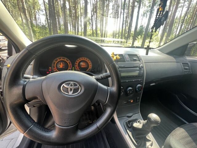 Серый Тойота Королла, объемом двигателя 1.6 л и пробегом 236 тыс. км за 6500 $, фото 6 на Automoto.ua