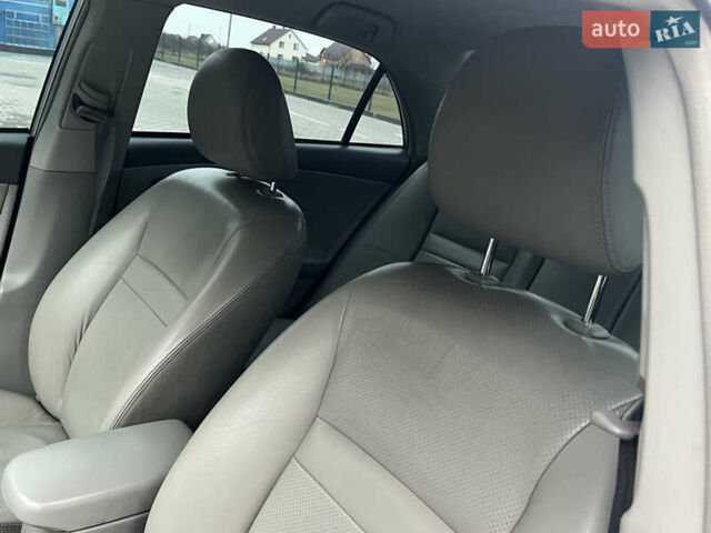 Серый Тойота Королла, объемом двигателя 1.8 л и пробегом 135 тыс. км за 7950 $, фото 18 на Automoto.ua