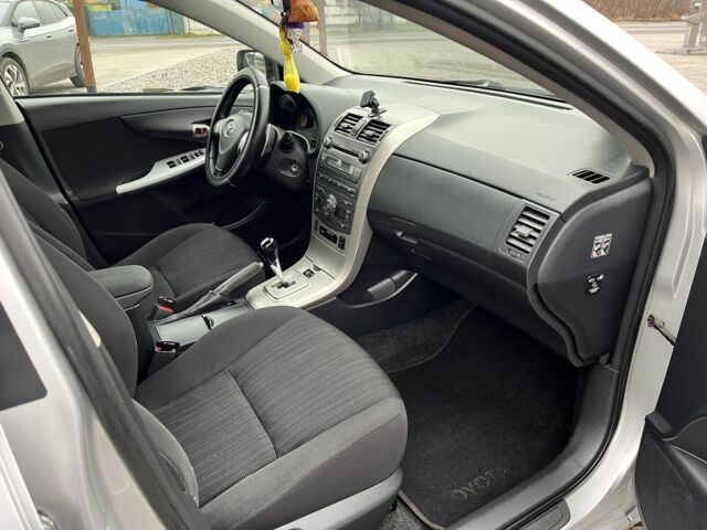 Серый Тойота Королла, объемом двигателя 1.6 л и пробегом 212 тыс. км за 5300 $, фото 19 на Automoto.ua