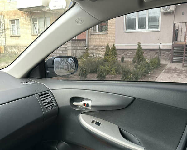 Сірий Тойота Королла, об'ємом двигуна 1.6 л та пробігом 38 тис. км за 11600 $, фото 6 на Automoto.ua