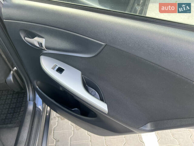 Сірий Тойота Королла, об'ємом двигуна 1.6 л та пробігом 213 тис. км за 7699 $, фото 30 на Automoto.ua