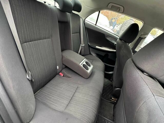 Серый Тойота Королла, объемом двигателя 1.6 л и пробегом 241 тыс. км за 6900 $, фото 3 на Automoto.ua