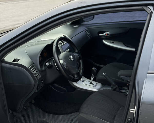 Серый Тойота Королла, объемом двигателя 1.6 л и пробегом 235 тыс. км за 4999 $, фото 8 на Automoto.ua