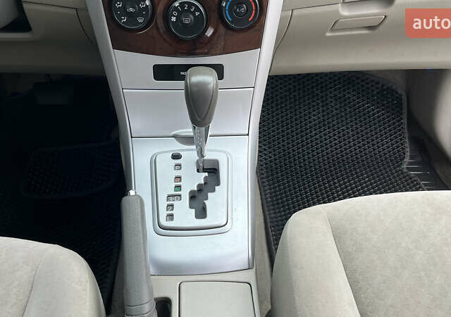 Серый Тойота Королла, объемом двигателя 1.6 л и пробегом 130 тыс. км за 7500 $, фото 17 на Automoto.ua