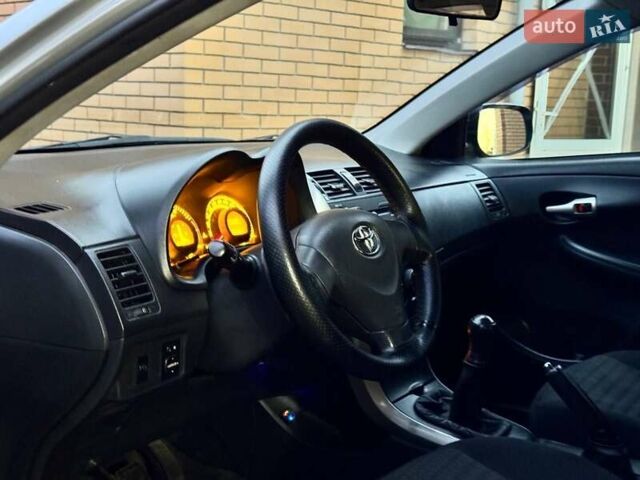 Серый Тойота Королла, объемом двигателя 1.6 л и пробегом 165 тыс. км за 7250 $, фото 28 на Automoto.ua