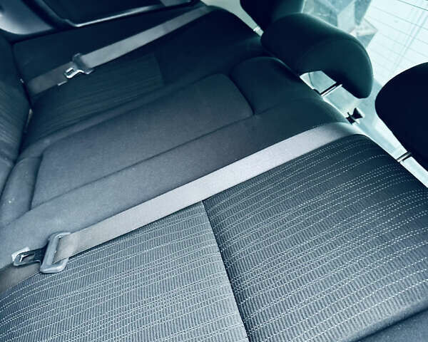 Серый Тойота Королла, объемом двигателя 1.6 л и пробегом 197 тыс. км за 6300 $, фото 4 на Automoto.ua