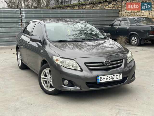 Серый Тойота Королла, объемом двигателя 1.6 л и пробегом 180 тыс. км за 5600 $, фото 1 на Automoto.ua