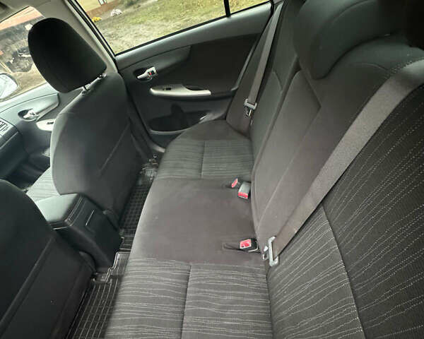 Серый Тойота Королла, объемом двигателя 1.6 л и пробегом 172 тыс. км за 8000 $, фото 9 на Automoto.ua