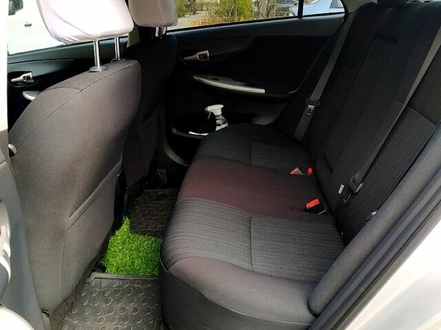 Серый Тойота Королла, объемом двигателя 1.6 л и пробегом 154 тыс. км за 7000 $, фото 3 на Automoto.ua