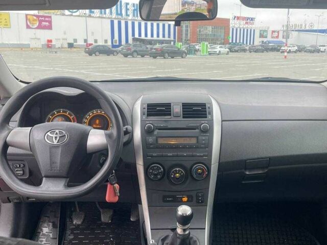 Серый Тойота Королла, объемом двигателя 3 л и пробегом 185 тыс. км за 6300 $, фото 4 на Automoto.ua