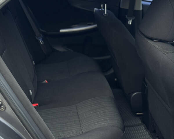 Серый Тойота Королла, объемом двигателя 1.6 л и пробегом 235 тыс. км за 4999 $, фото 11 на Automoto.ua