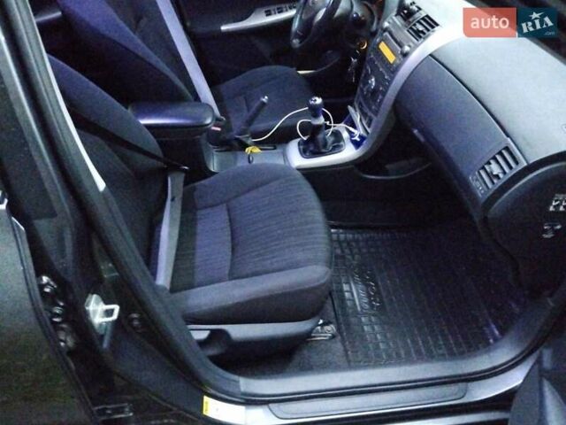 Серый Тойота Королла, объемом двигателя 1.6 л и пробегом 245 тыс. км за 7000 $, фото 5 на Automoto.ua