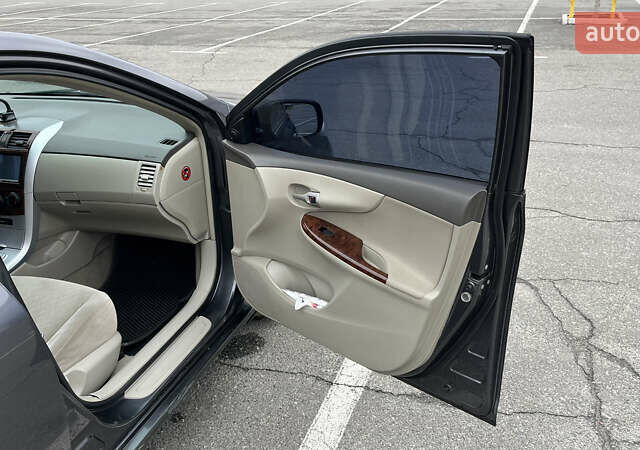 Серый Тойота Королла, объемом двигателя 1.6 л и пробегом 130 тыс. км за 7500 $, фото 11 на Automoto.ua