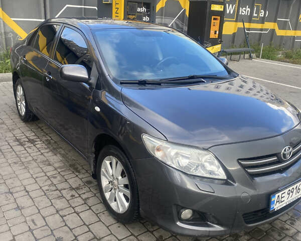 Серый Тойота Королла, объемом двигателя 1.6 л и пробегом 185 тыс. км за 6200 $, фото 3 на Automoto.ua