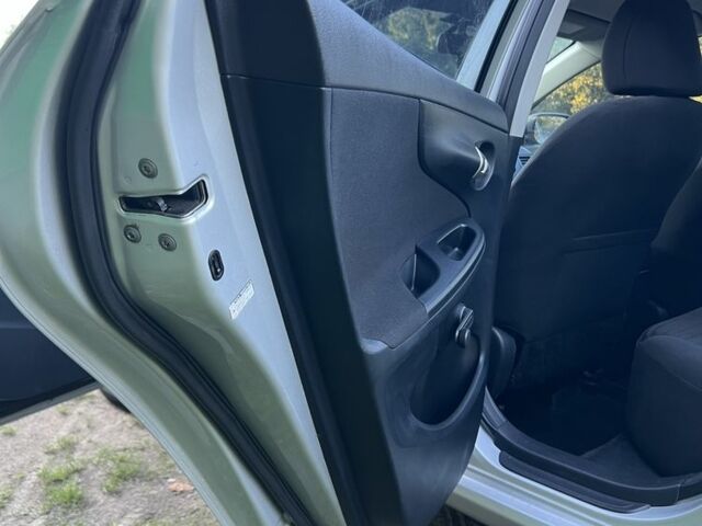 Серый Тойота Королла, объемом двигателя 1.6 л и пробегом 236 тыс. км за 6500 $, фото 13 на Automoto.ua