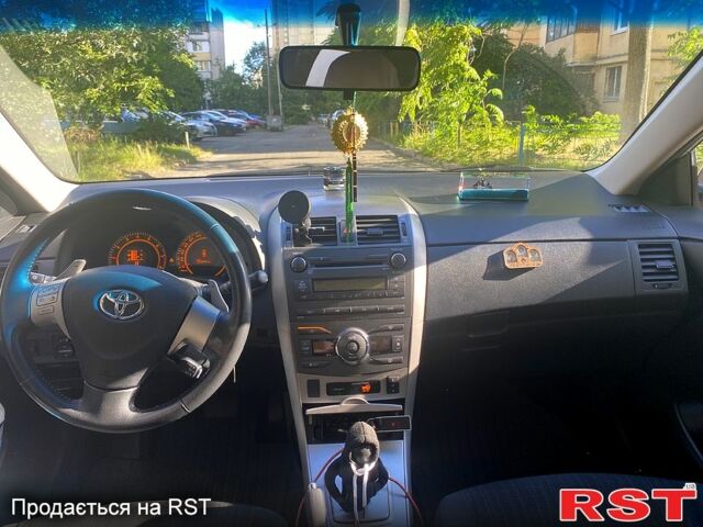 Серый Тойота Королла, объемом двигателя 1.6 л и пробегом 154 тыс. км за 7000 $, фото 4 на Automoto.ua